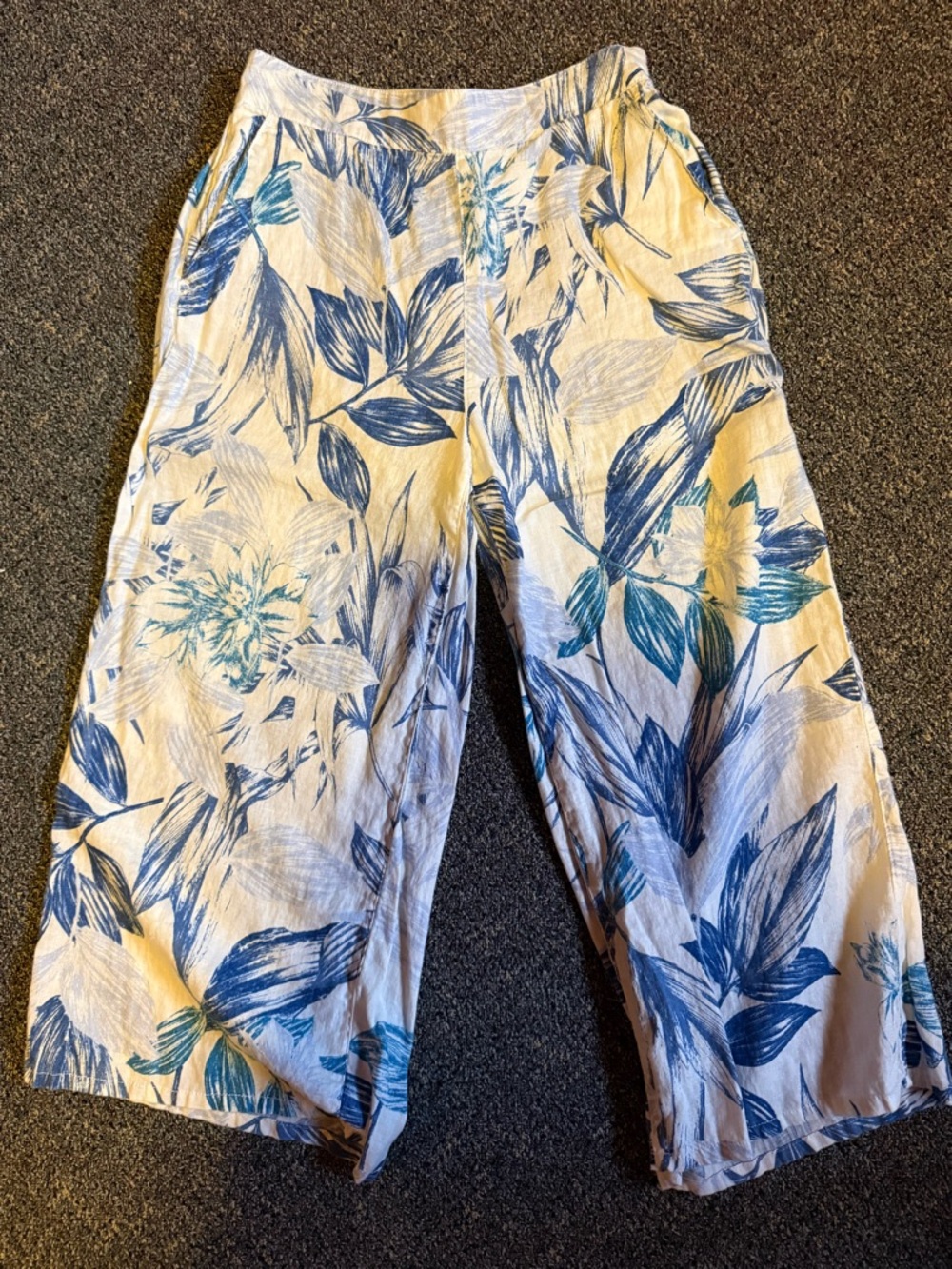 C&C California Blue Floral Linen Pants